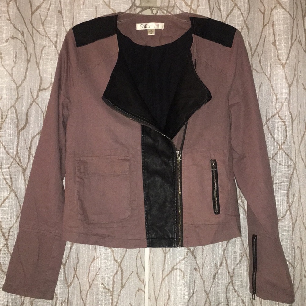Stylish Side-Zip Purple & Black Jacket w Zipsleeve